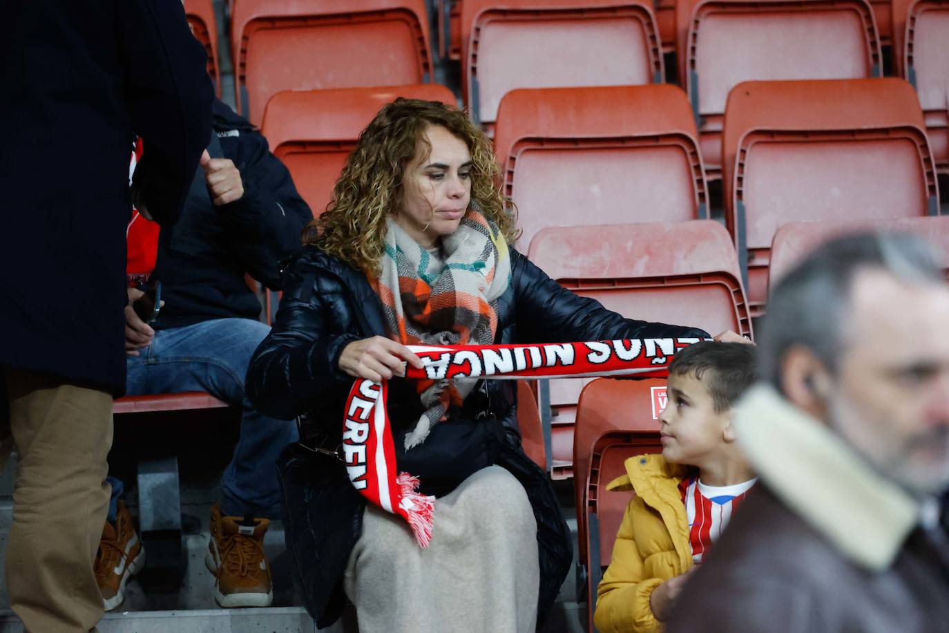 ¿Estuviste viendo el Sporting - Leganés? ¡Búscate en las fotos de El Molinón!