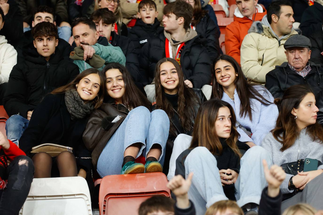 ¿Estuviste viendo el Sporting - Leganés? ¡Búscate en las fotos de El Molinón!