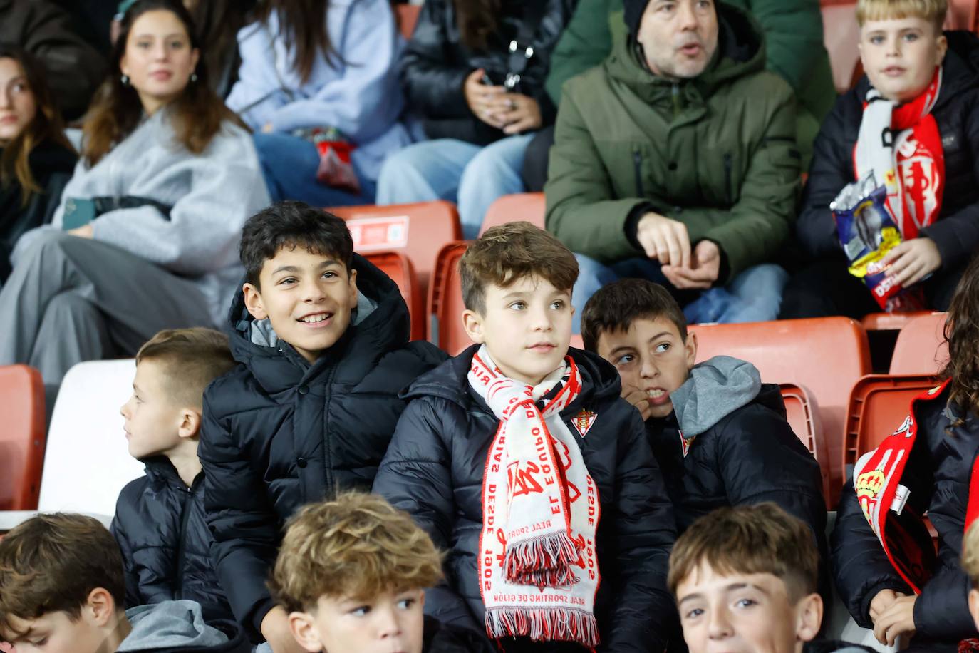 ¿Estuviste viendo el Sporting - Leganés? ¡Búscate en las fotos de El Molinón!