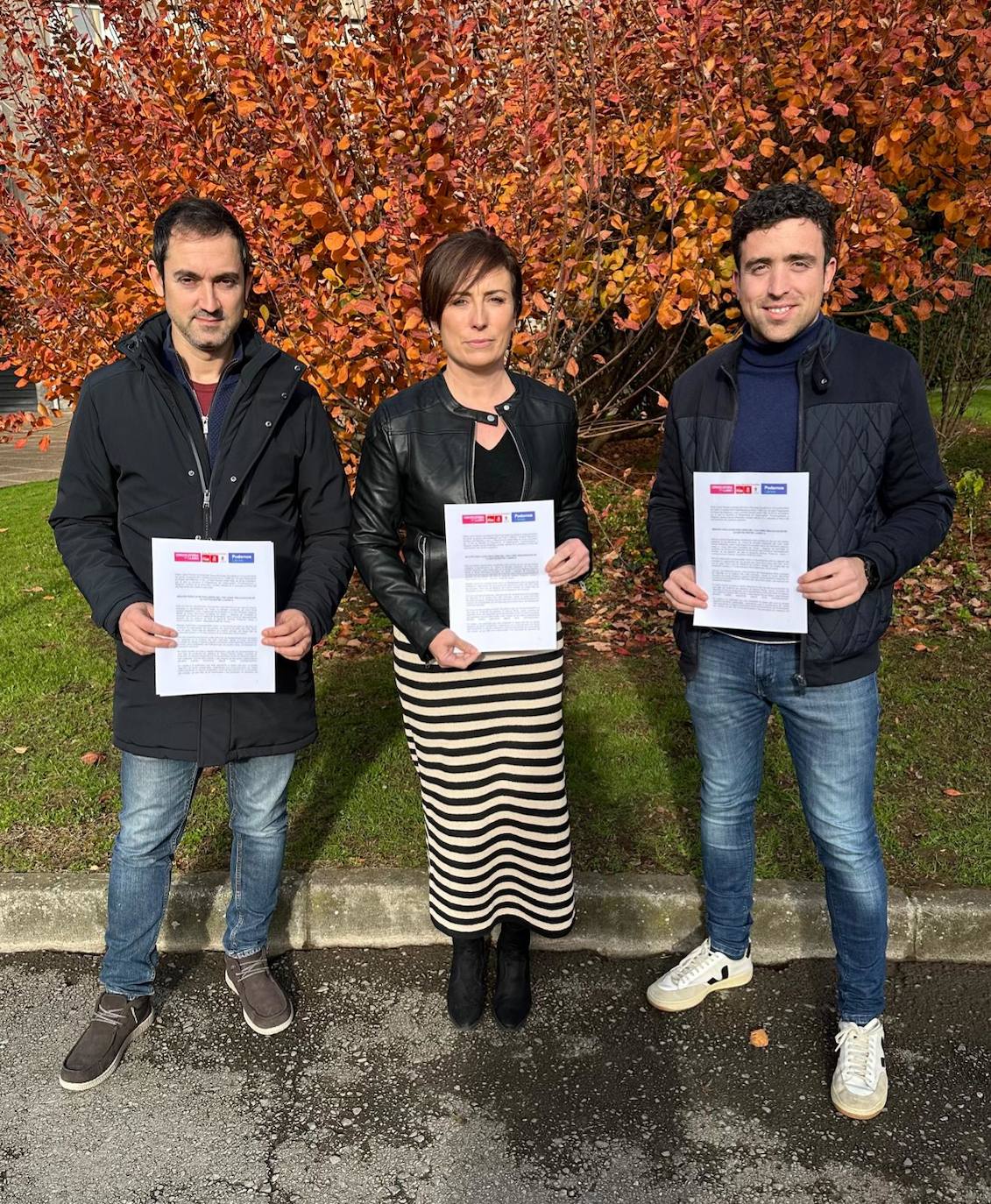 Portavoces municipales del PSOE, Podemos e IU con la moción.