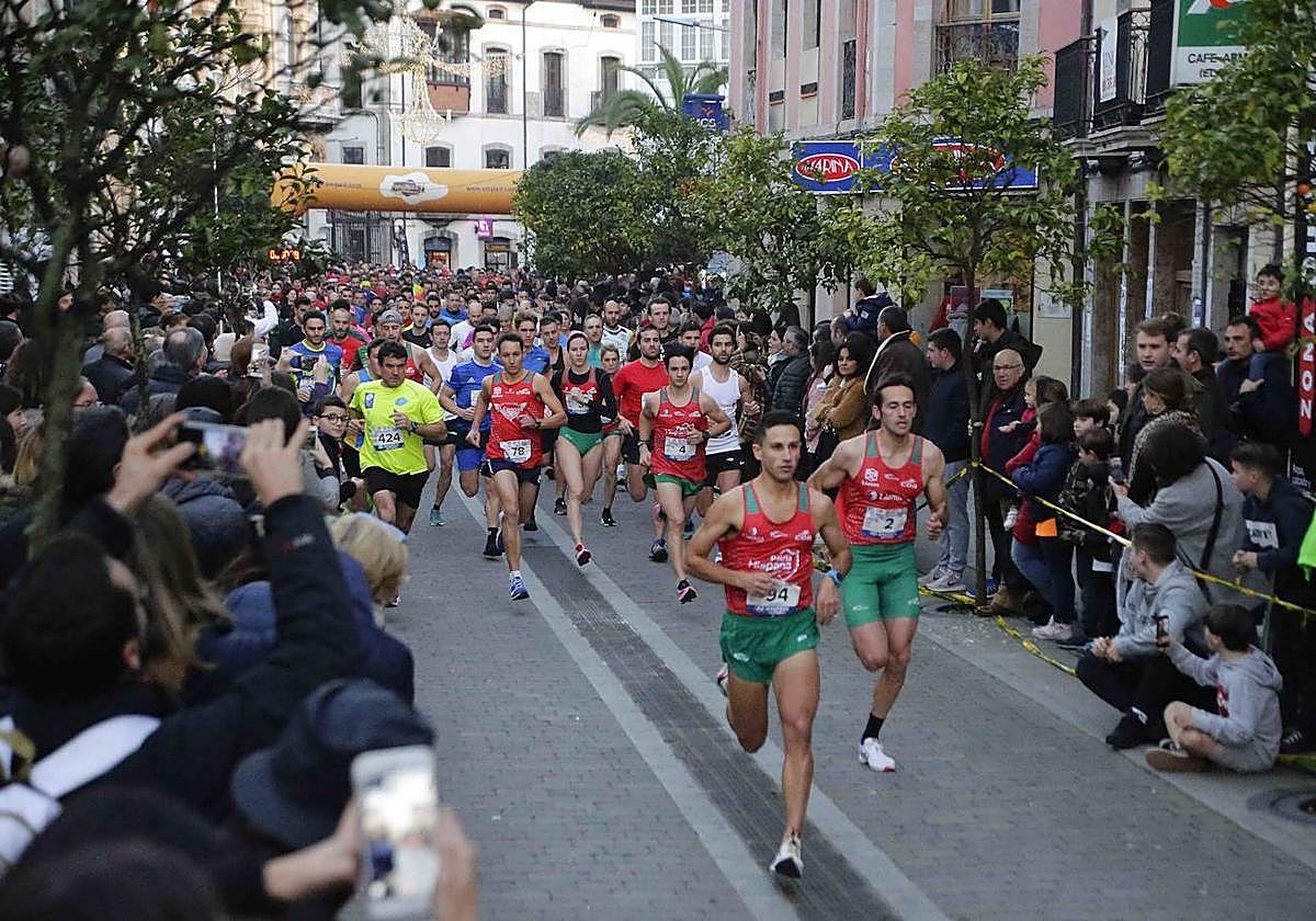 Imagen de archhivo de una San Silvestre de Llanes.