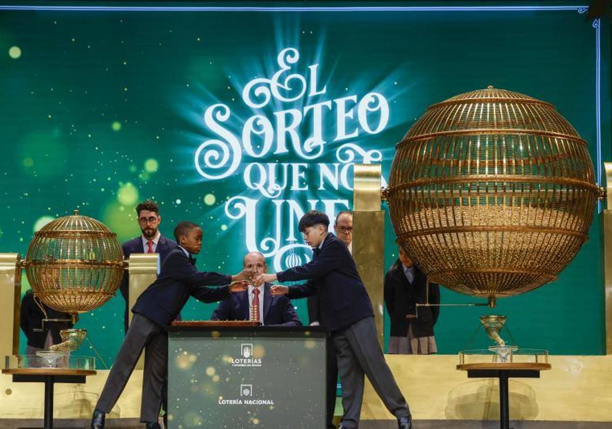 Directo | Sorteo Extraordinario de la Lotería de Navidad 2023: Cinco quintos reparten 1,2 millones en Asturias