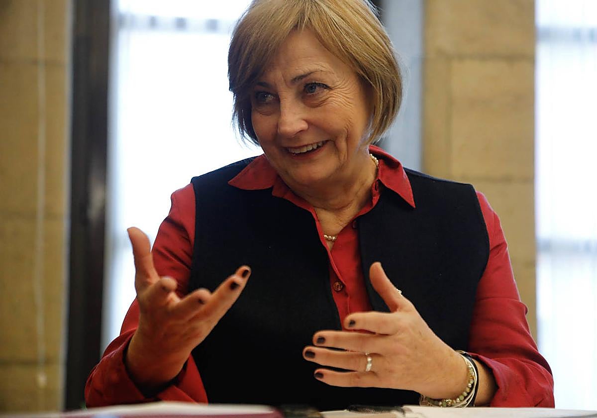 La alcaldesa de Avilés, Mariví Monteserín, posa para LA VOZ DE AVILÉS.