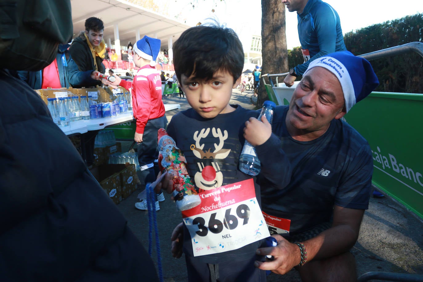 Miles de deportistas se dan cita en el Cross de Nochebuena de Gijón