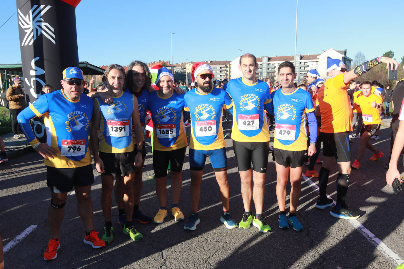 Miles de deportistas se dan cita en el Cross de Nochebuena de Gijón