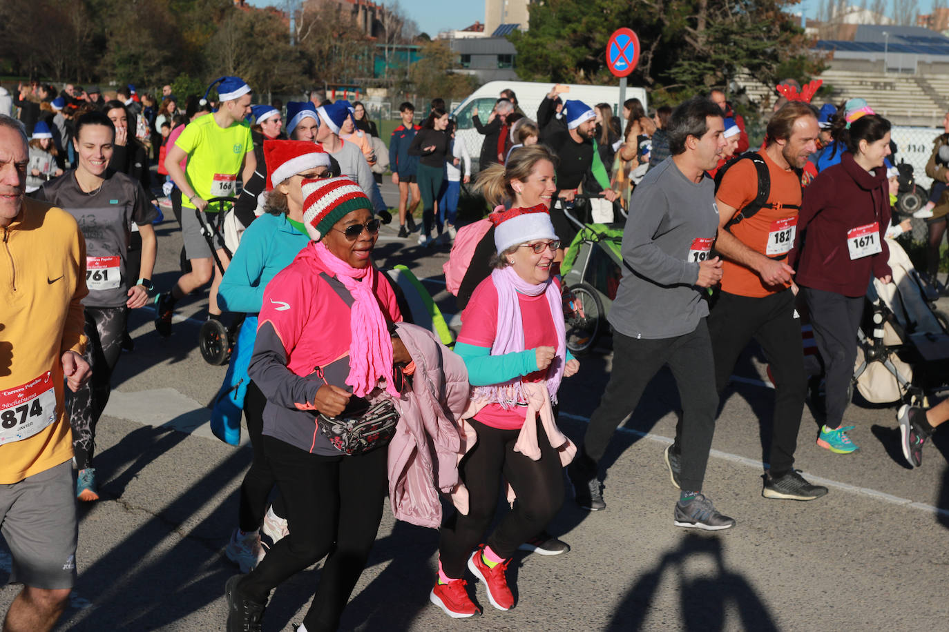 Miles de deportistas se dan cita en el Cross de Nochebuena de Gijón
