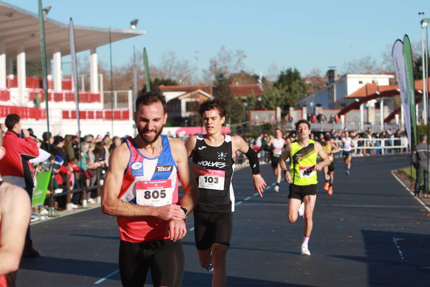Miles de deportistas se dan cita en el Cross de Nochebuena de Gijón