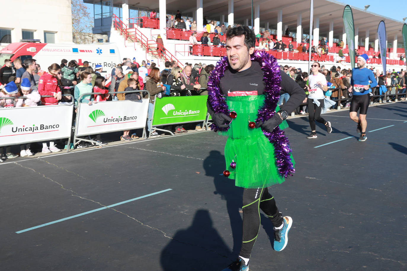 Miles de deportistas se dan cita en el Cross de Nochebuena de Gijón