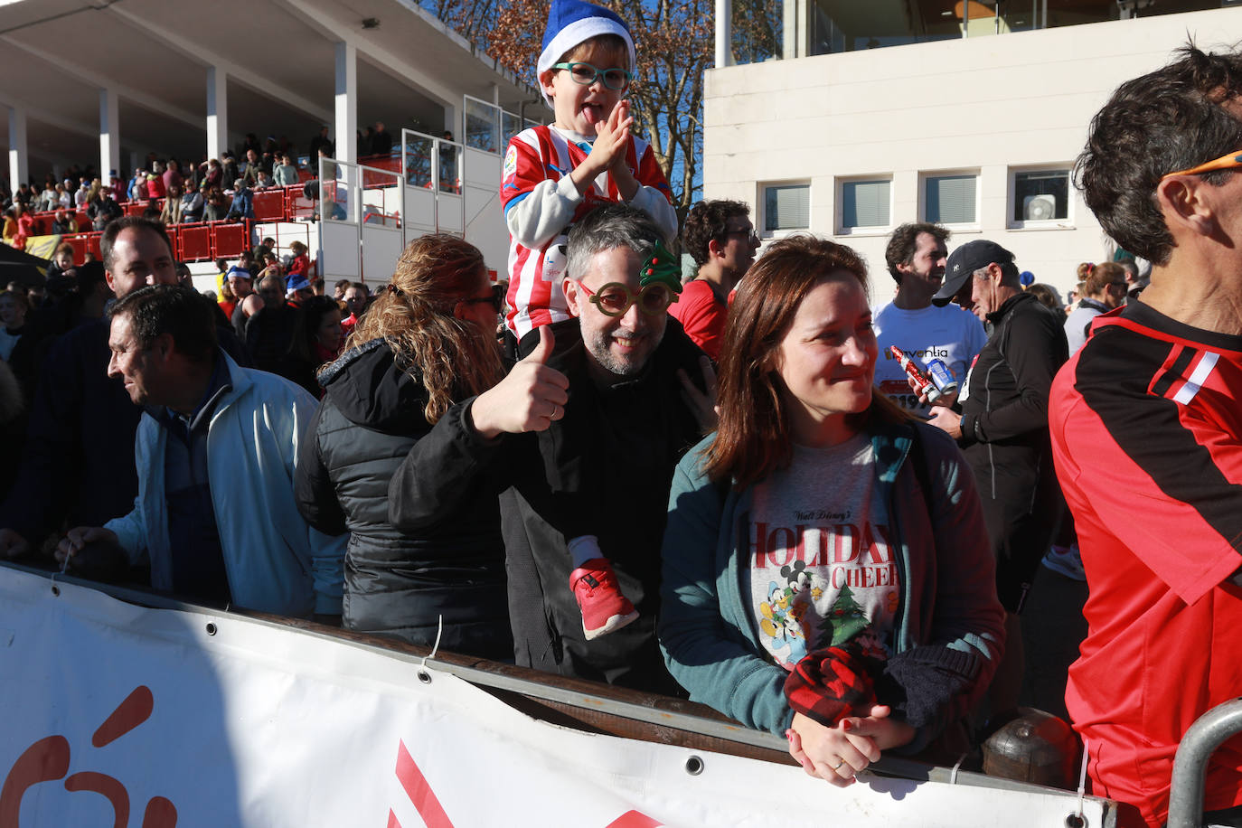 Miles de deportistas se dan cita en el Cross de Nochebuena de Gijón