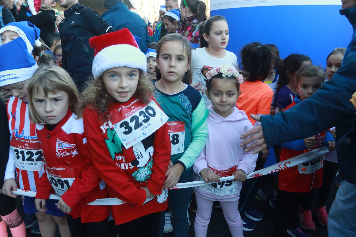 Miles de deportistas se dan cita en el Cross de Nochebuena de Gijón