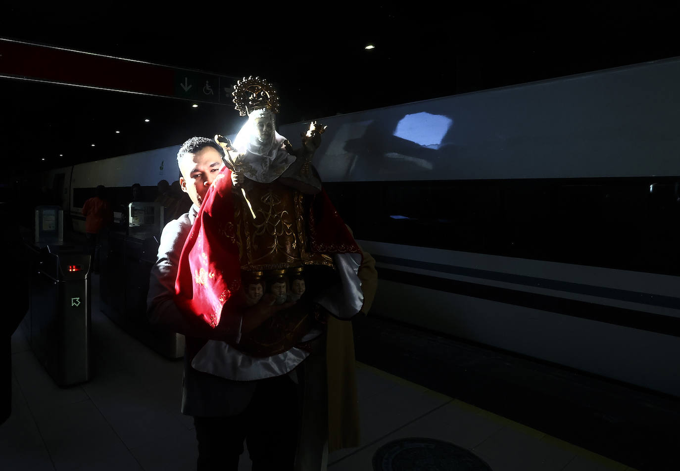 El viaje de la Santina en tren el día de Navidad