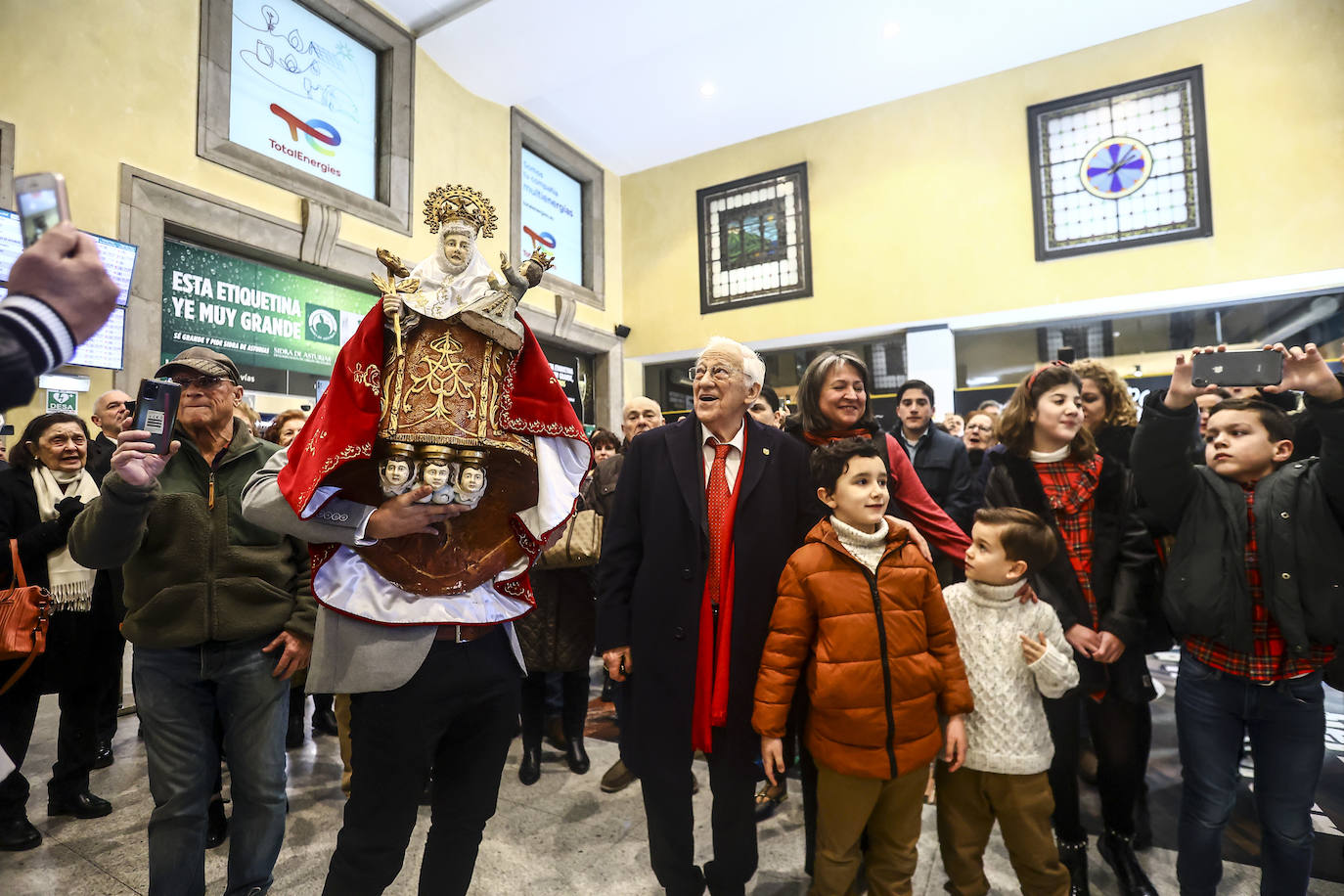 El viaje de la Santina en tren el día de Navidad
