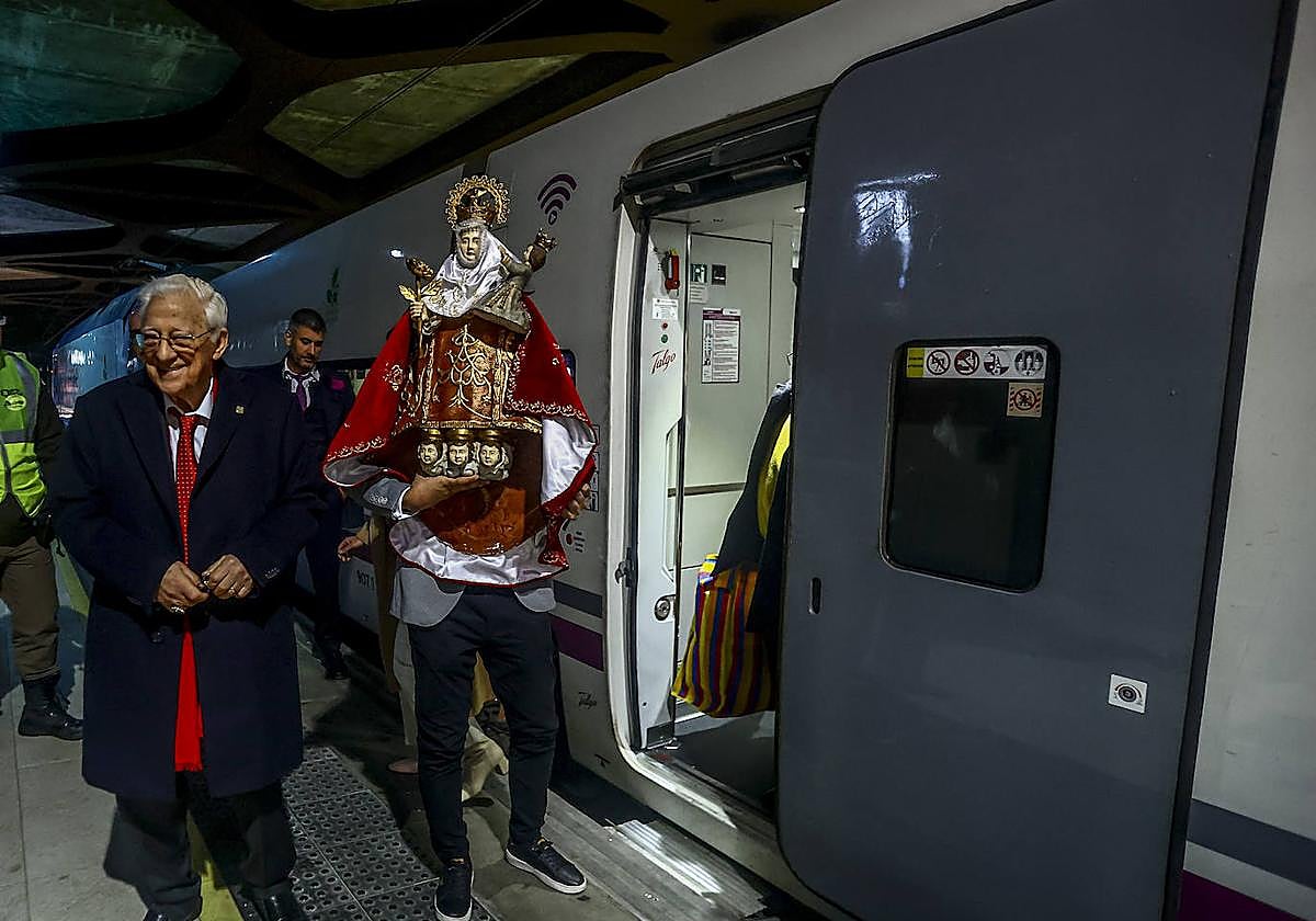 El viaje de la Santina en tren el día de Navidad