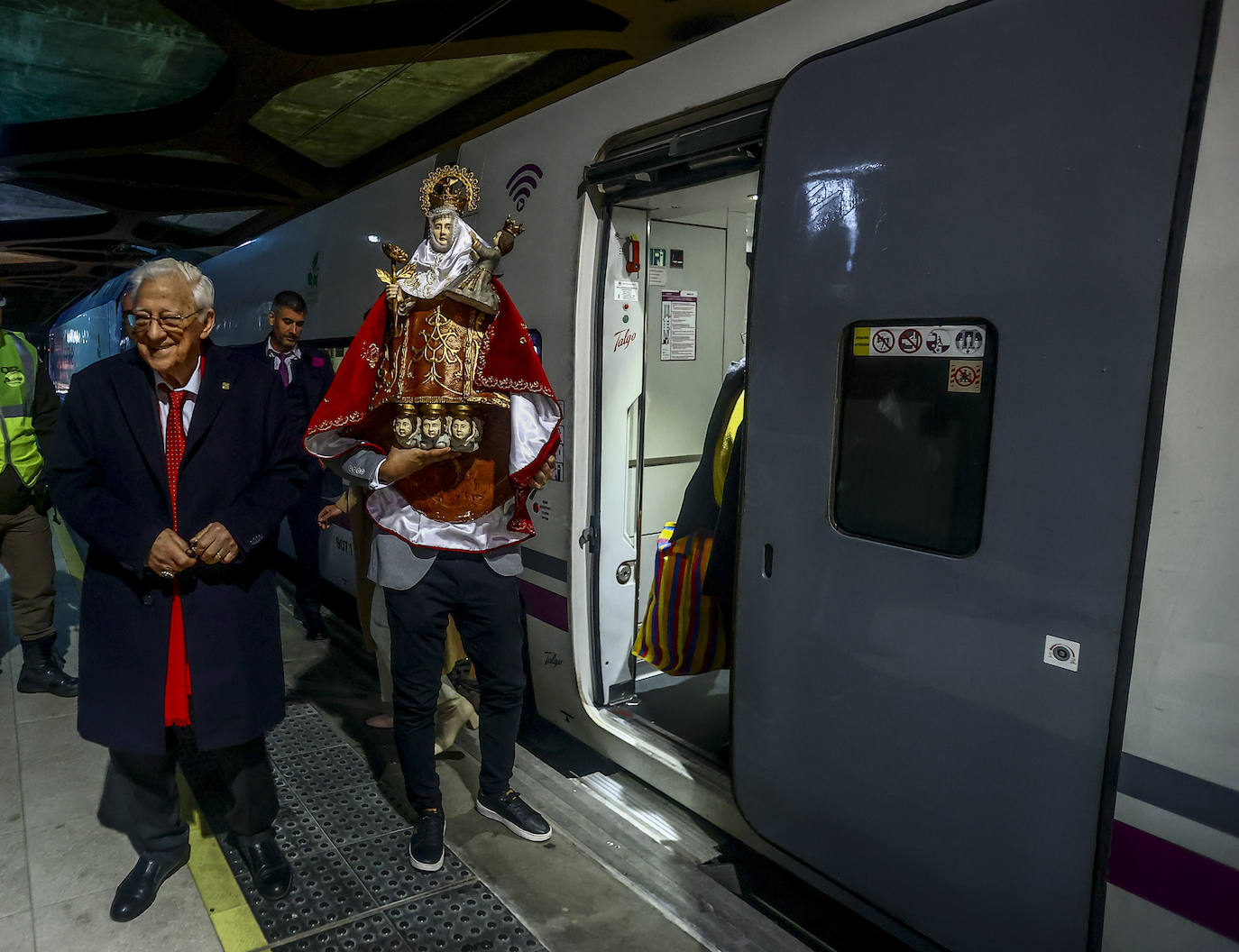 El viaje de la Santina en tren el día de Navidad