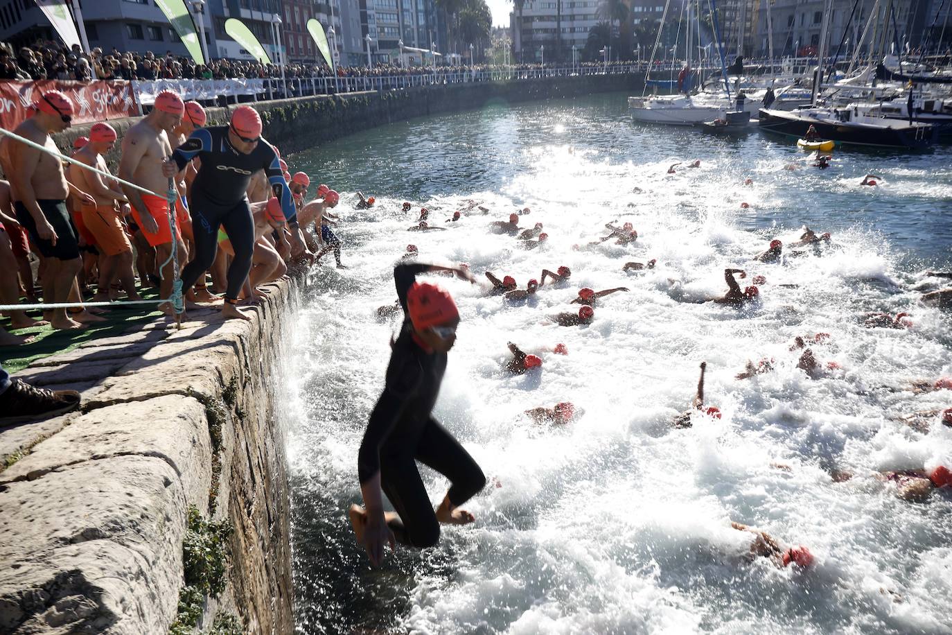 Las imágenes de la Travesía de Navidad en Gijón