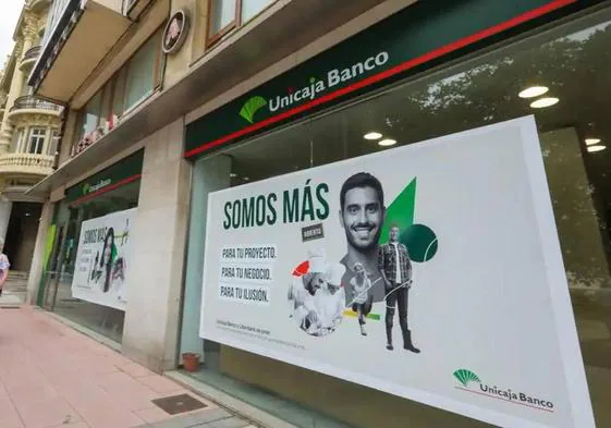 Sede de la oficina de Unicaja en la calle Emile Robín, en Avilés.