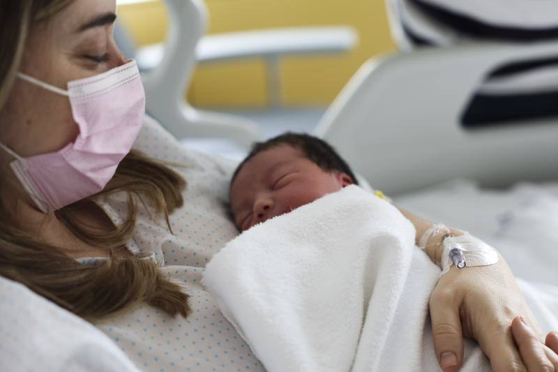 Pedro Martínez Alonso nació a las 6.40 de este 1 de enero en el Hospital Universitario Central de Asturias (Oviedo) convirtiéndose así en el primer bebé que nació en el hospital de la capital