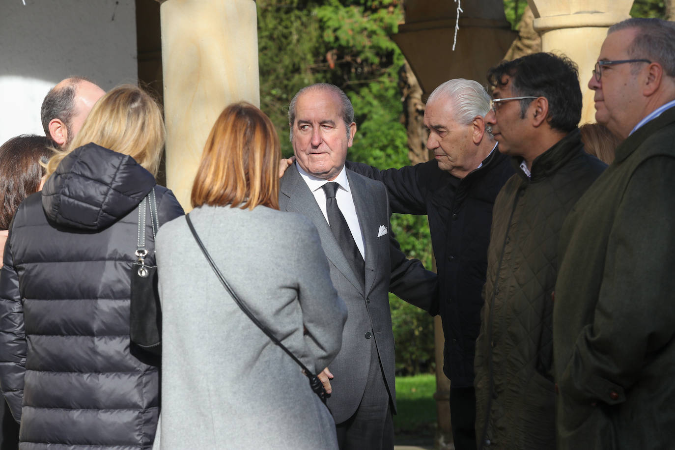 Fotos: Emocionada despedida en Gijón al empresario Romualdo Alvargonzález