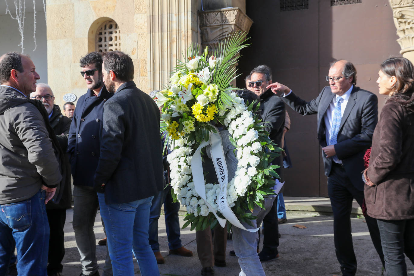 Fotos: Emocionada despedida en Gijón al empresario Romualdo Alvargonzález