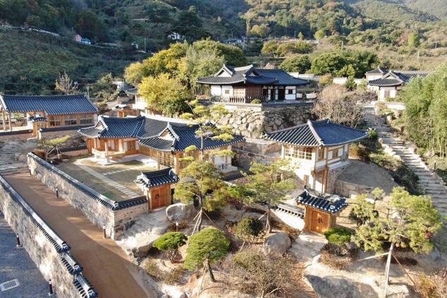 26. Pyeongsa-ri, República de Corea. Es un pueblo ecológico y de temática literaria rodeado por la montaña en forma de U y un espectacular río. En este lugar, la cultura y la historia regionales se mantienen vivas.