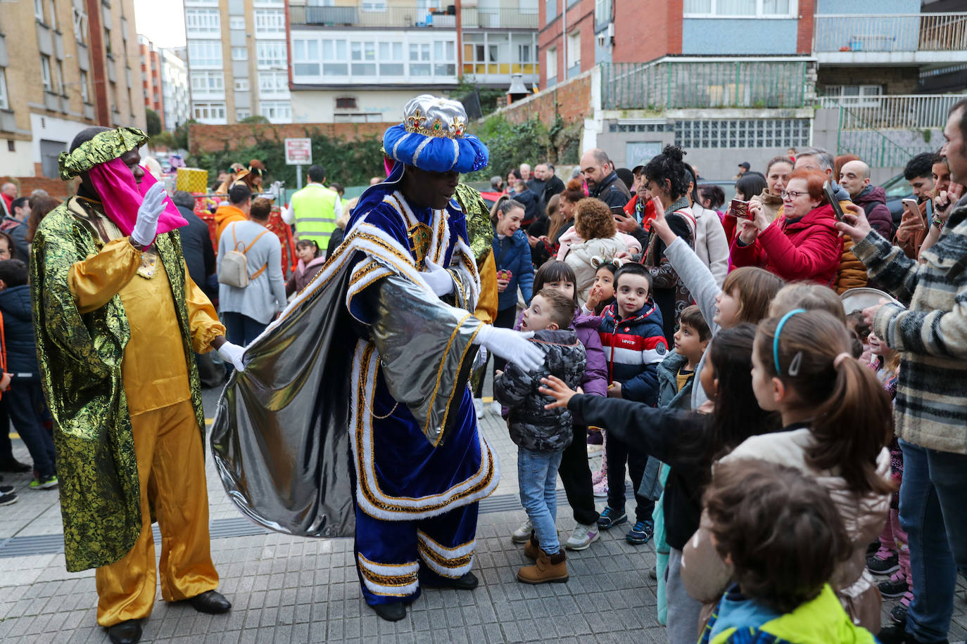 Fotos: Últimas peticiones a los Reyes Magos en El Coto, Ceares y Pescadores