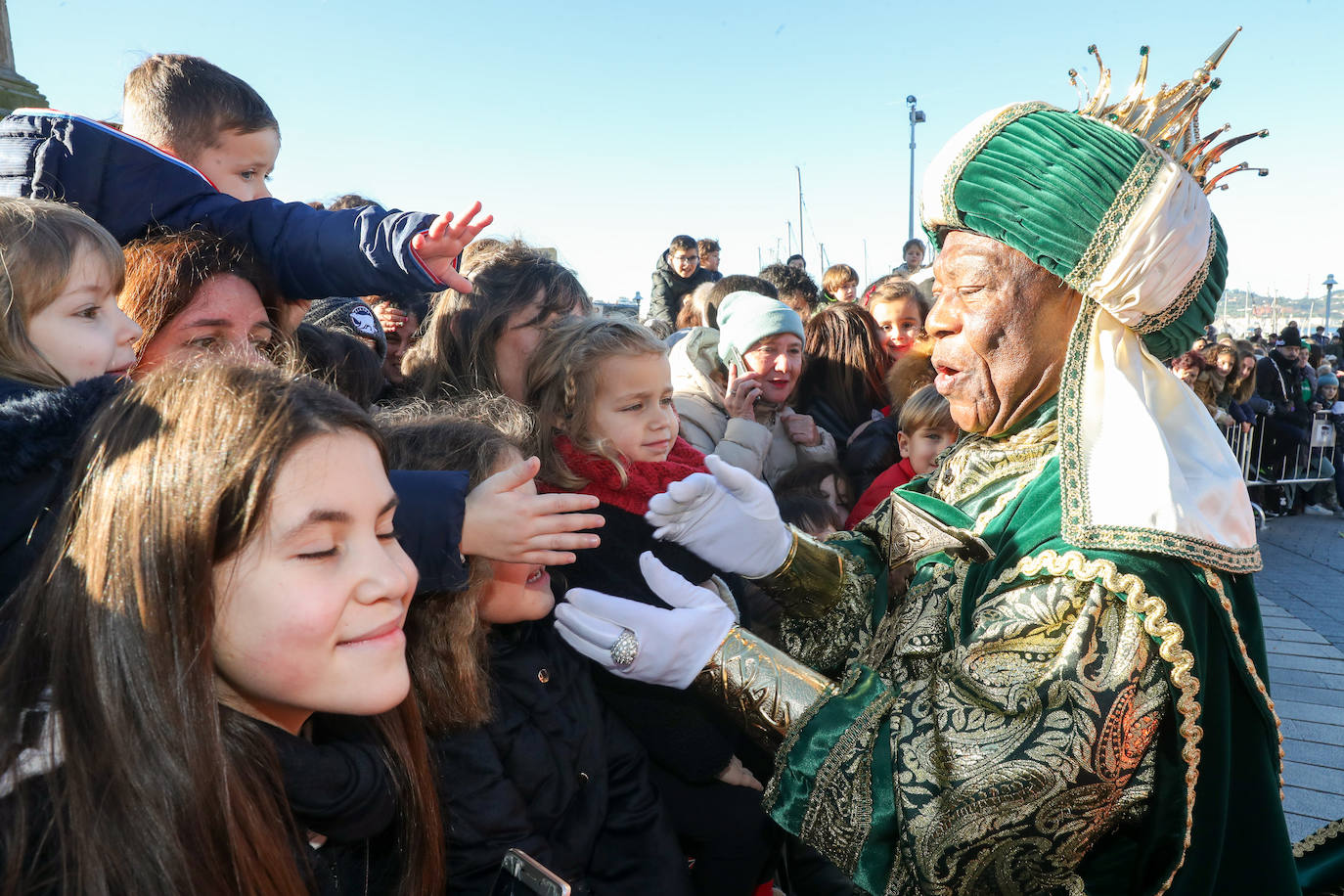 Fotos: Rostros llenos de ilusión en la recepción de los Reyes Magos de Gijón