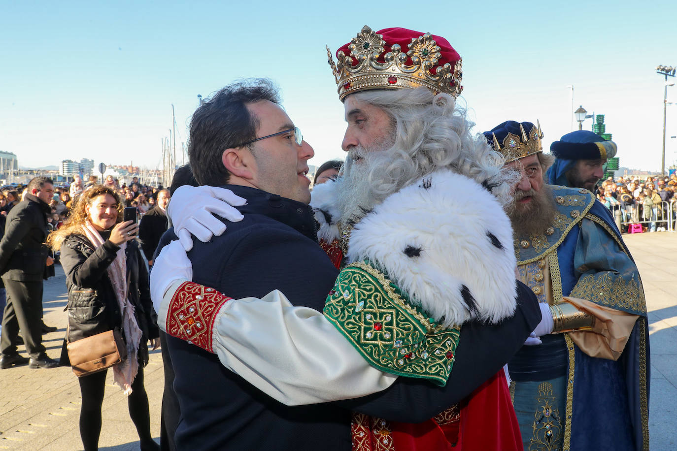 Fotos: Rostros llenos de ilusión en la recepción de los Reyes Magos de Gijón