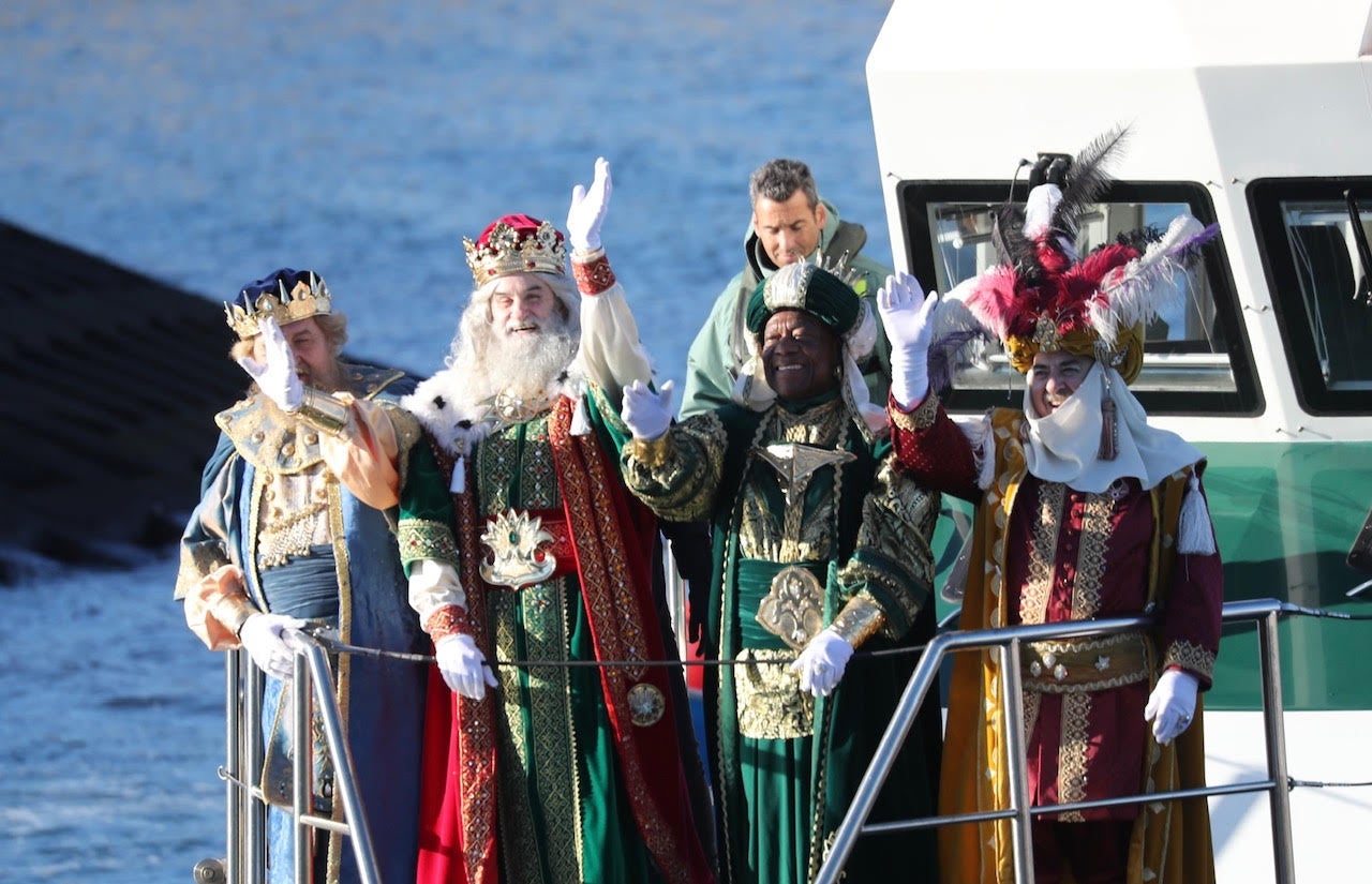 Fotos: Rostros llenos de ilusión en la recepción de los Reyes Magos de Gijón