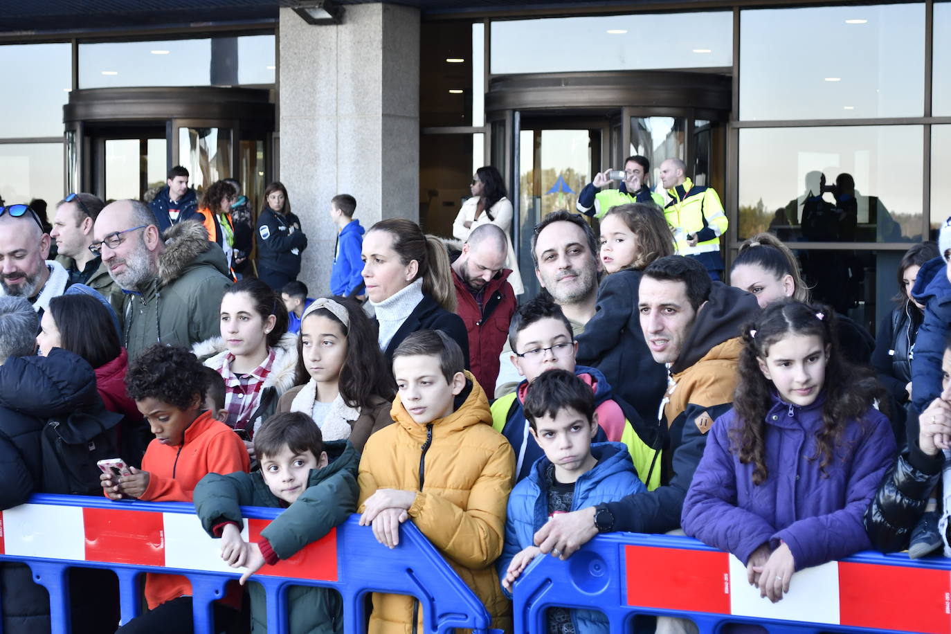 Fotos: Así ha sido la emocionante llegada de los Reyes Magos al aeropuerto de Asturias