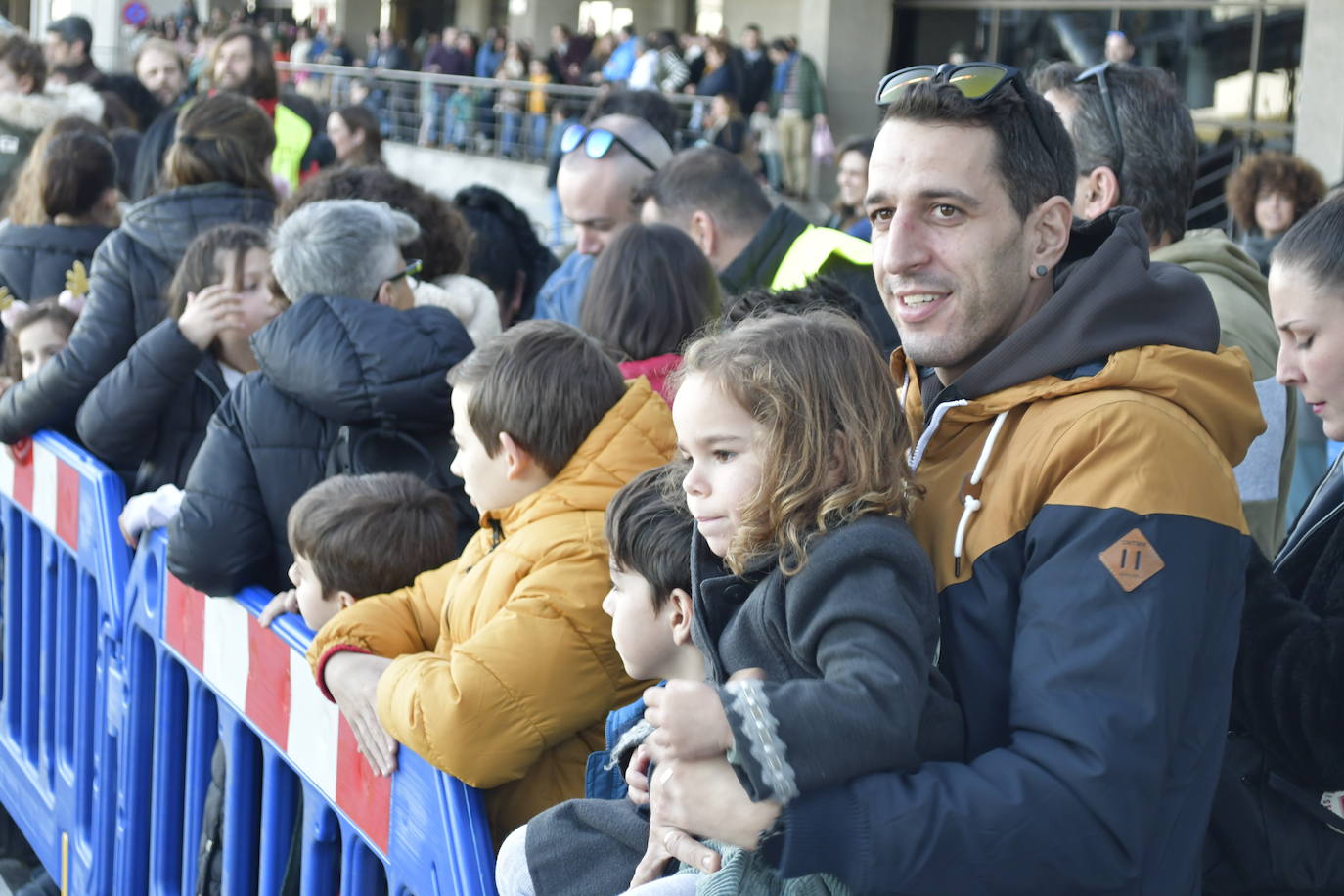 Fotos: Así ha sido la emocionante llegada de los Reyes Magos al aeropuerto de Asturias