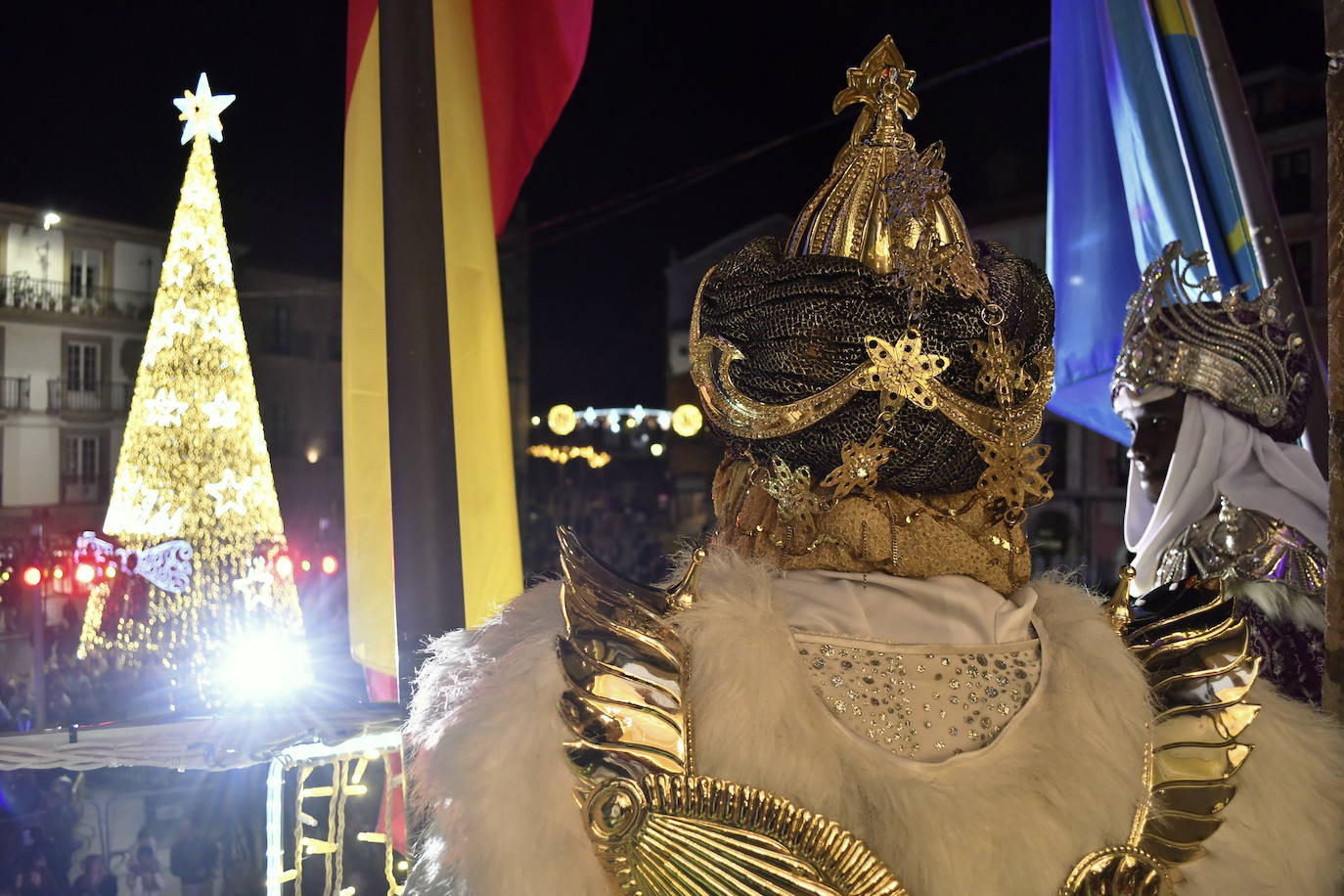 Fotos: Melchor, Gaspar y Baltasar llenan Avilés de ilusión