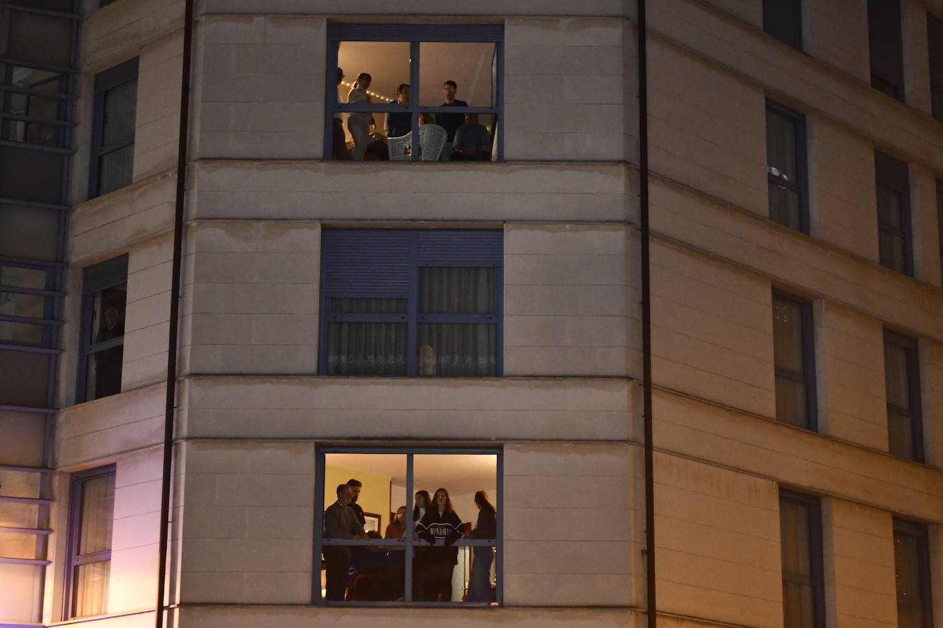 Fotos: Melchor, Gaspar y Baltasar llenan Avilés de ilusión