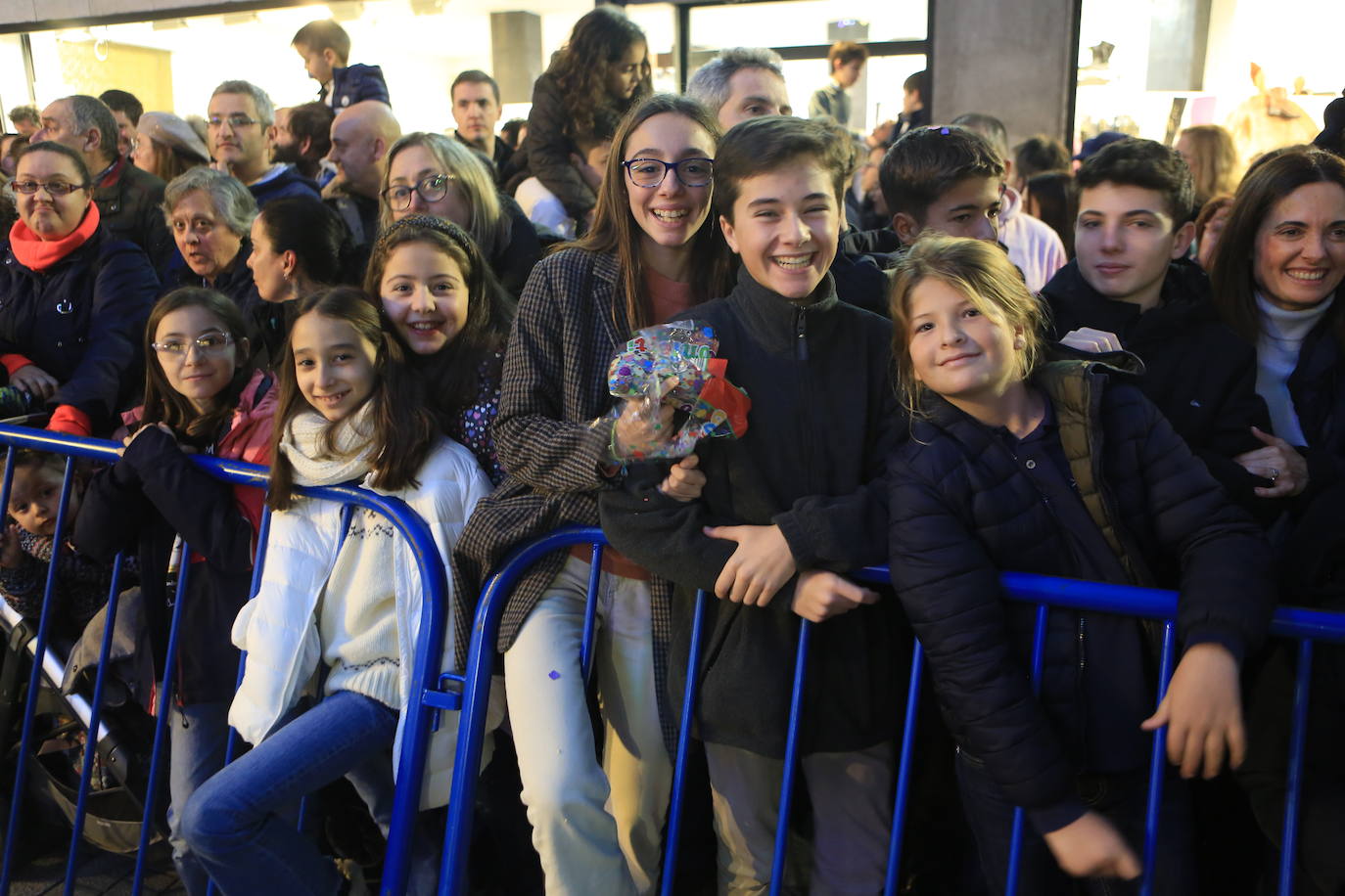 Fotos: Los Reyes Magos hacen soñar a los niños en Oviedo