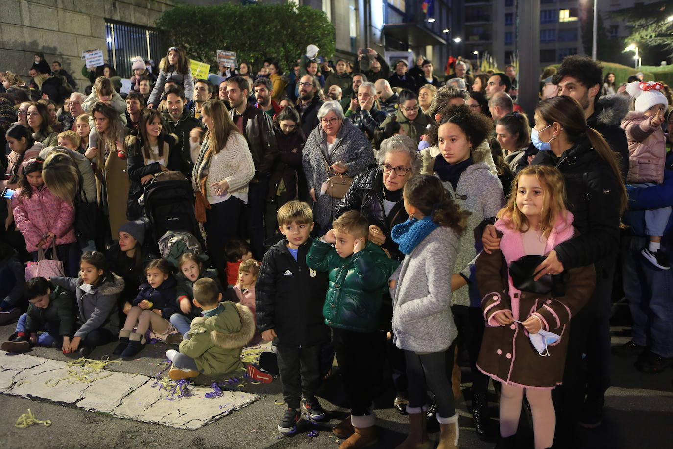 Fotos: Los Reyes Magos hacen soñar a los niños en Oviedo