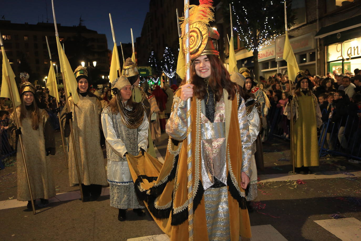 Fotos: Los Reyes Magos hacen soñar a los niños en Oviedo