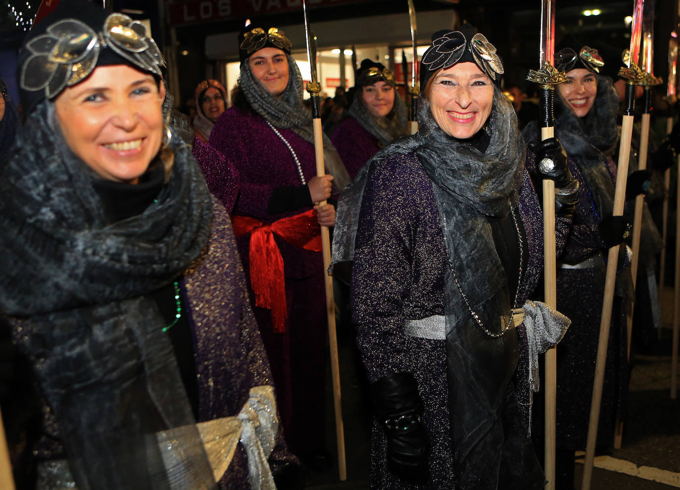 Fotos: Los Reyes Magos hacen soñar a los niños en Oviedo