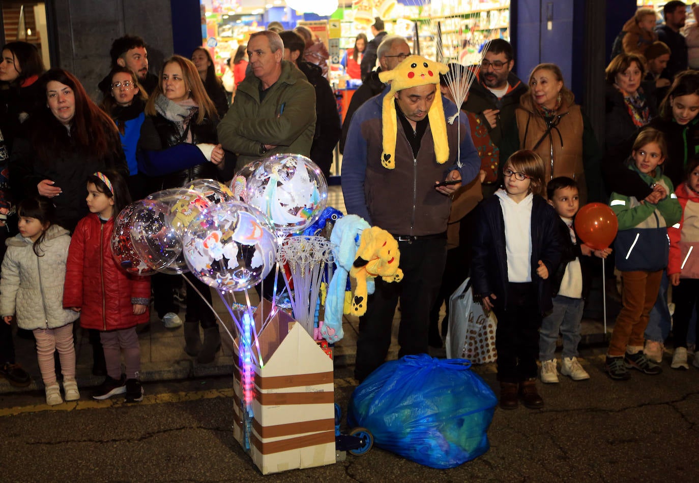 Fotos: Los Reyes Magos hacen soñar a los niños en Oviedo