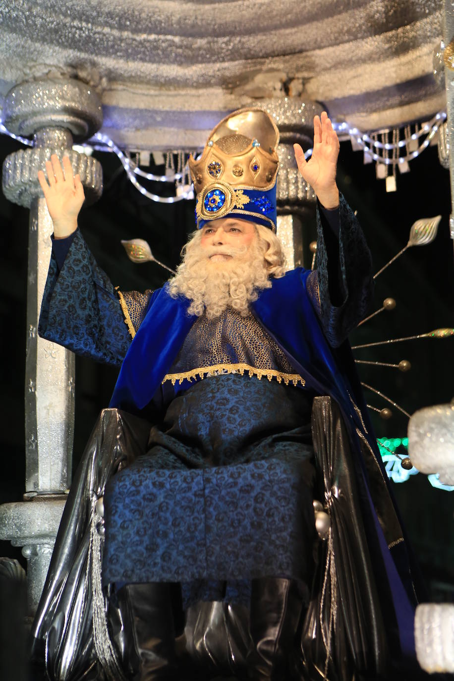 Fotos: Los Reyes Magos hacen soñar a los niños en Oviedo
