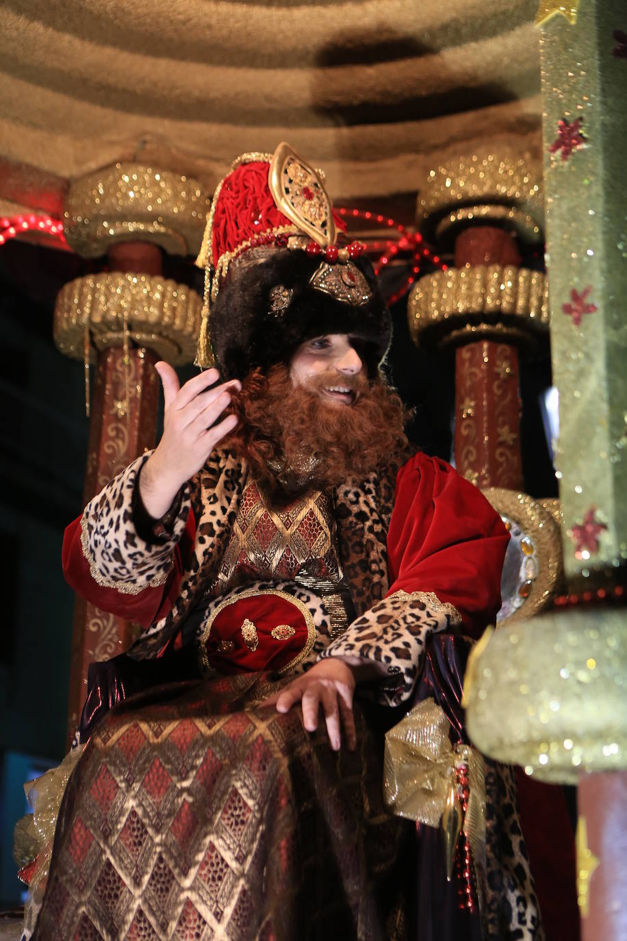 Fotos: Los Reyes Magos hacen soñar a los niños en Oviedo