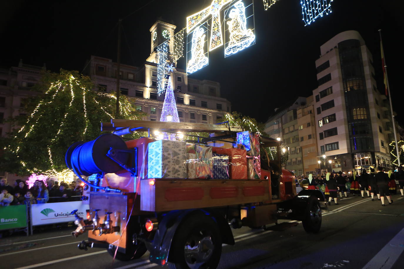 Fotos: Los Reyes Magos hacen soñar a los niños en Oviedo