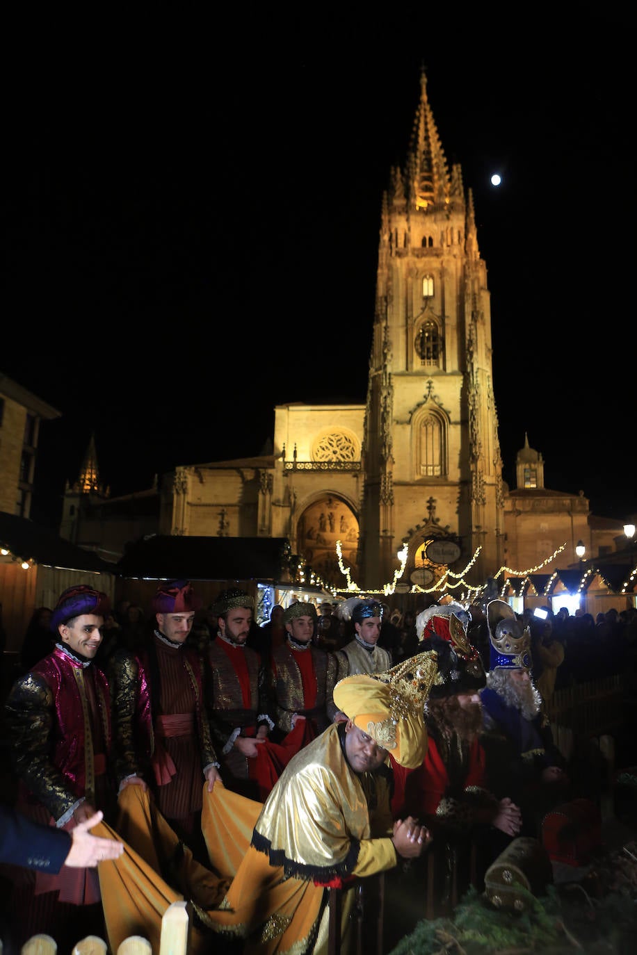 Fotos: Los Reyes Magos hacen soñar a los niños en Oviedo