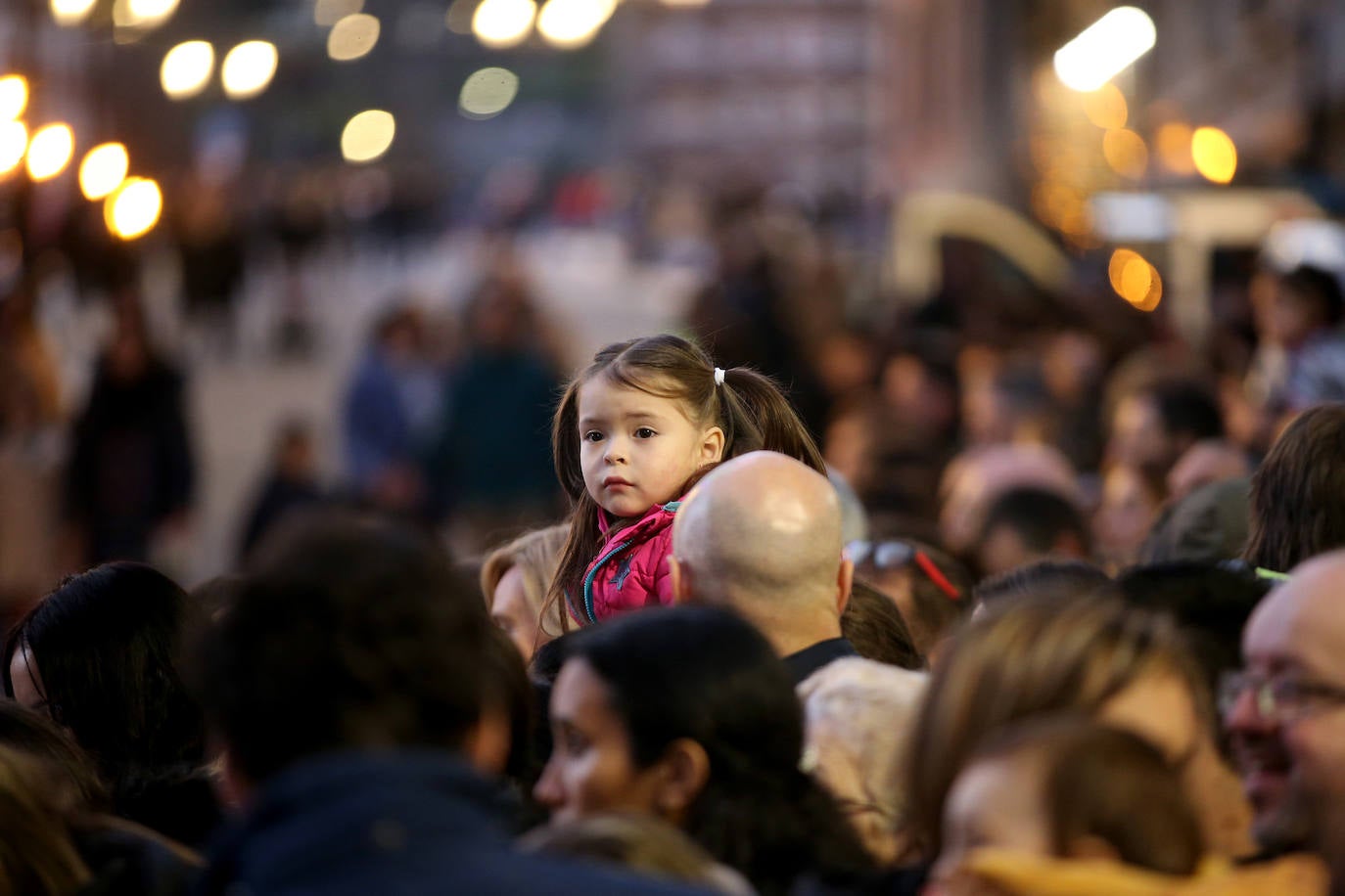 Fotos: Los Reyes Magos hacen soñar a los niños en Oviedo