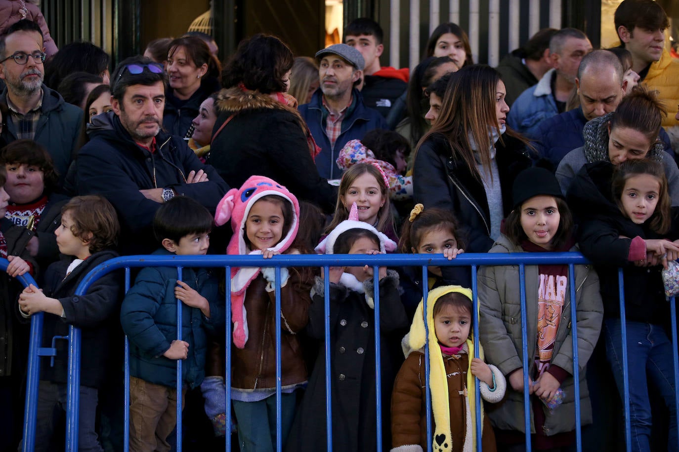 Fotos: Los Reyes Magos hacen soñar a los niños en Oviedo