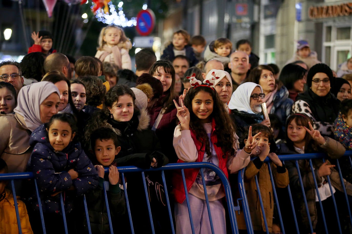 Fotos: Los Reyes Magos hacen soñar a los niños en Oviedo