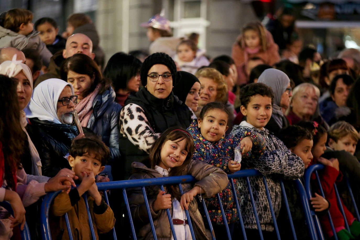Fotos: Los Reyes Magos hacen soñar a los niños en Oviedo