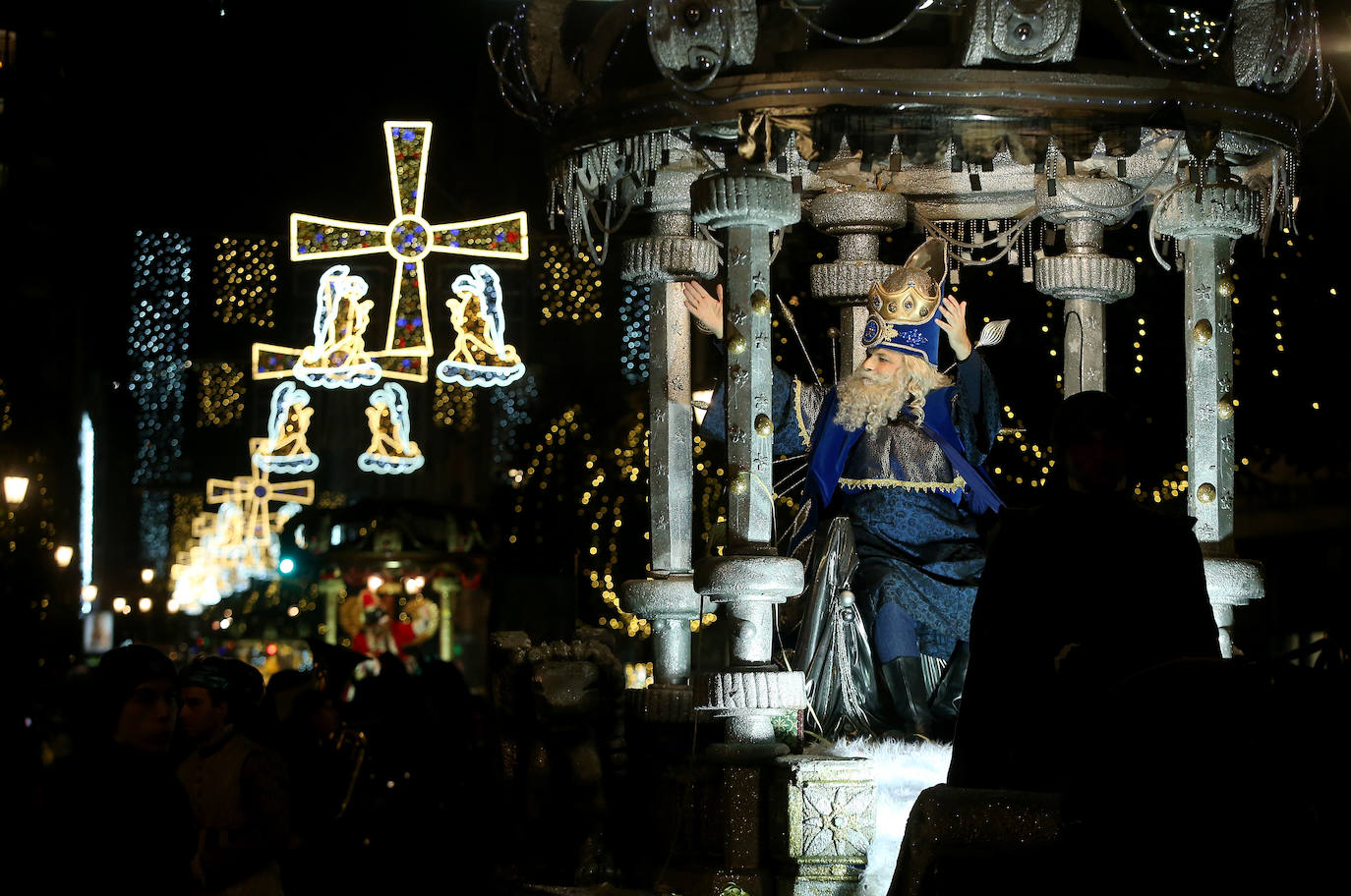 Fotos: Los Reyes Magos hacen soñar a los niños en Oviedo