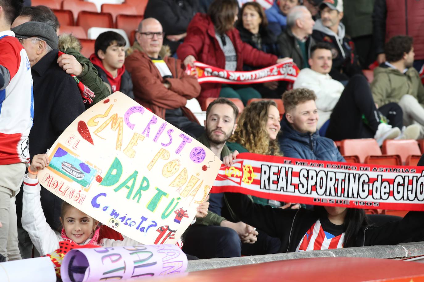 Imagen. ¿Estuviste en el Sporting - Levante? ¡Búscate en las fotos!