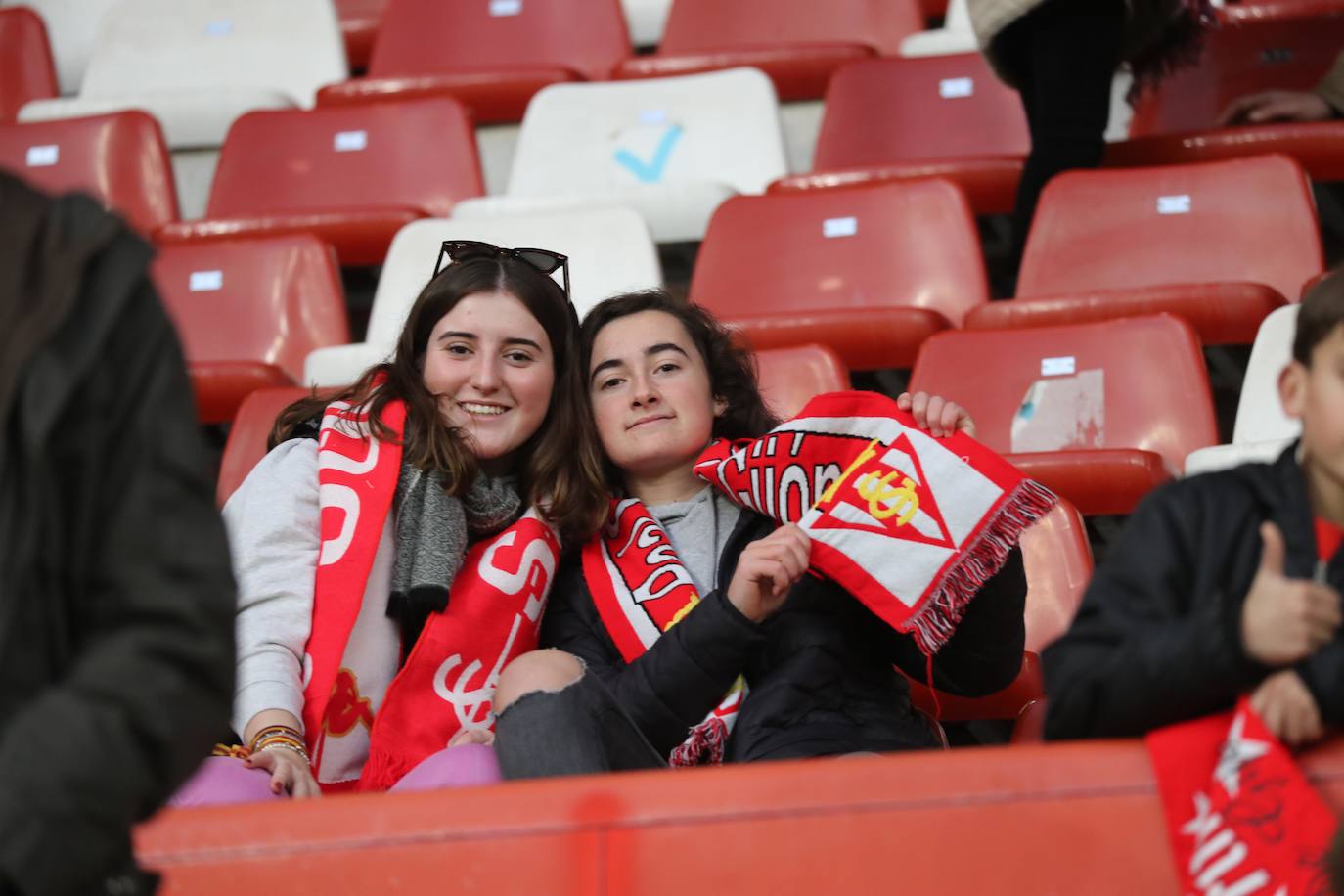 Fotos: ¿Estuviste en el Sporting - Levante? ¡Búscate en las fotos!