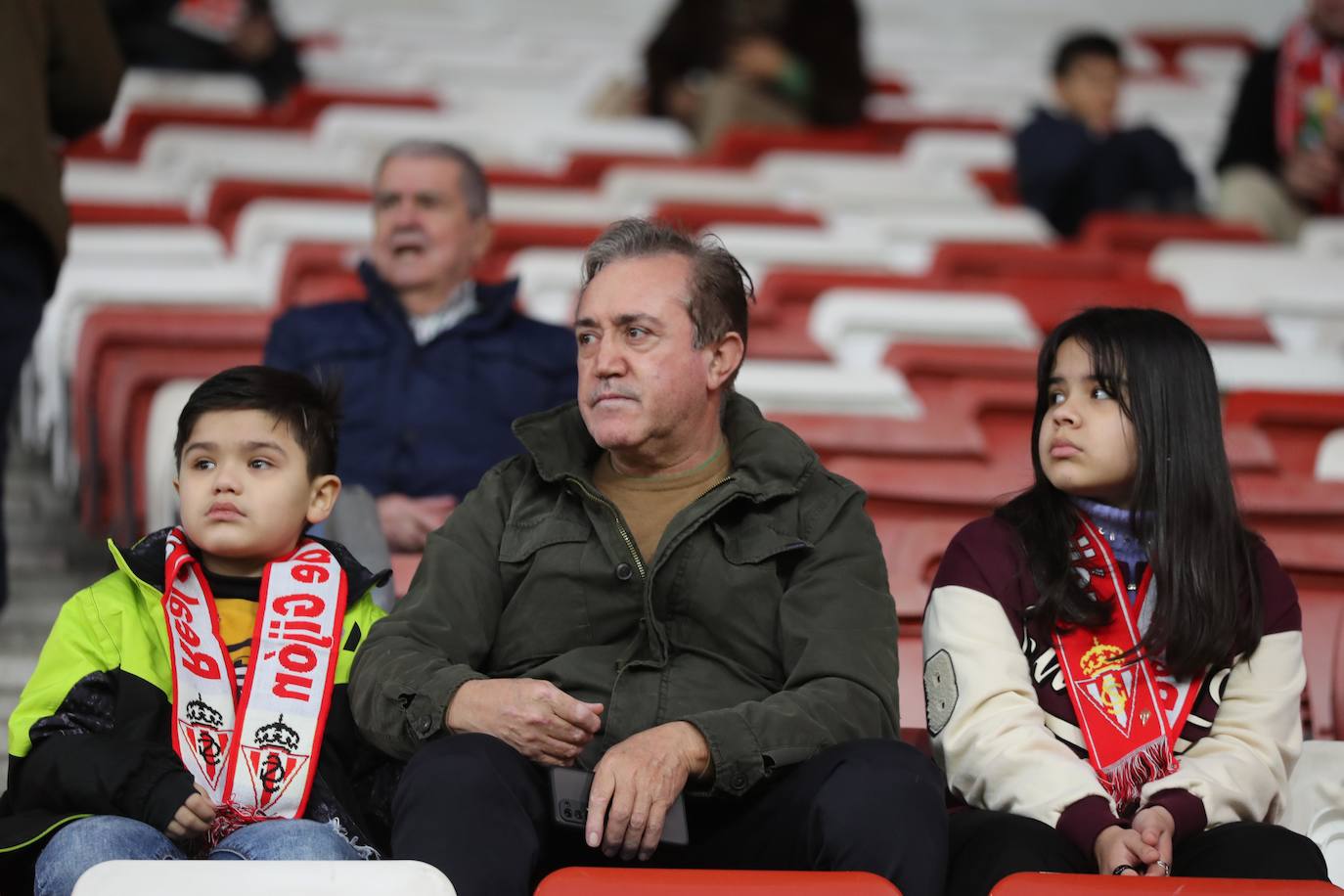 Fotos: ¿Estuviste en el Sporting - Levante? ¡Búscate en las fotos!