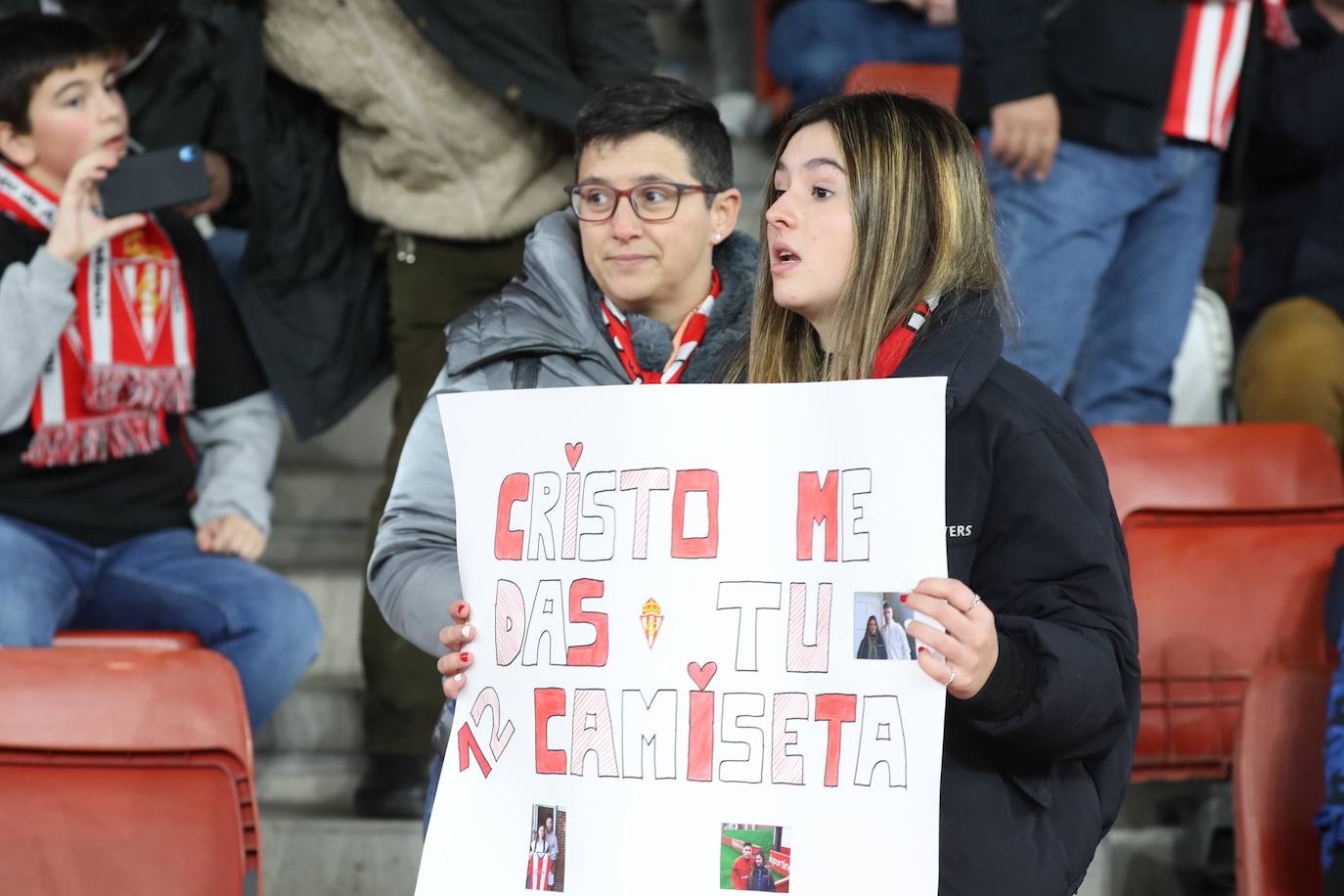 Fotos: ¿Estuviste en el Sporting - Levante? ¡Búscate en las fotos!